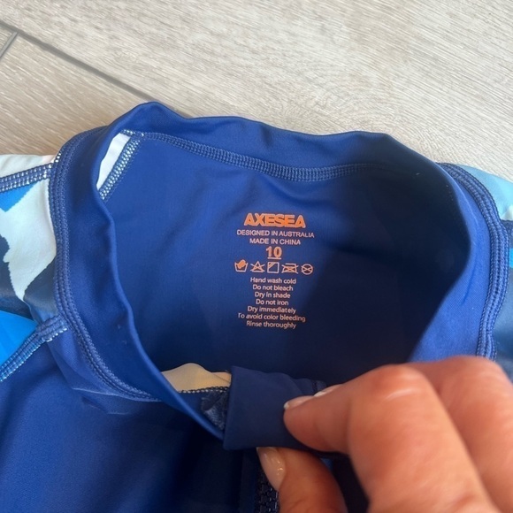 Axesea retro printed zip up blue surf style bathing suit size 10 - Picture 6 of 10